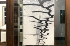 Bild in der Ausstellung „Momente und Sichtweisen – Malerei und Fotografie“ von Ilse Kampen und Hilmar Sundermann.