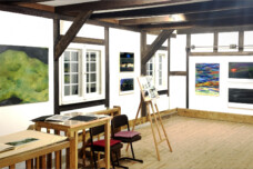Bilder in der Ausstellung „Momente und Sichtweisen – Malerei und Fotografie“ von Ilse Kampen und Hilmar Sundermann.