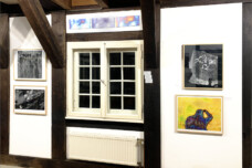 Bilder in der Ausstellung „Momente und Sichtweisen – Malerei und Fotografie“ von Ilse Kampen und Hilmar Sundermann.